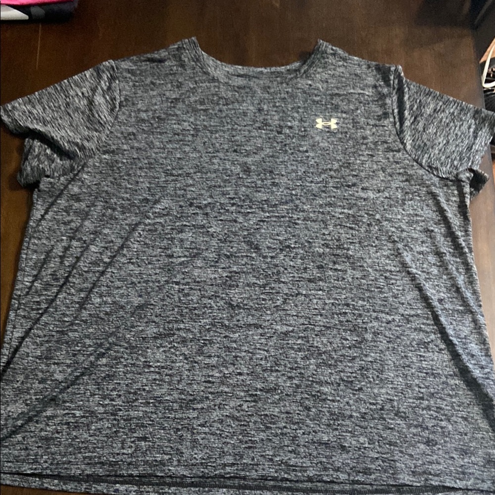 Under Armour Heathered Black T-Shirt NWOT. Size 1X